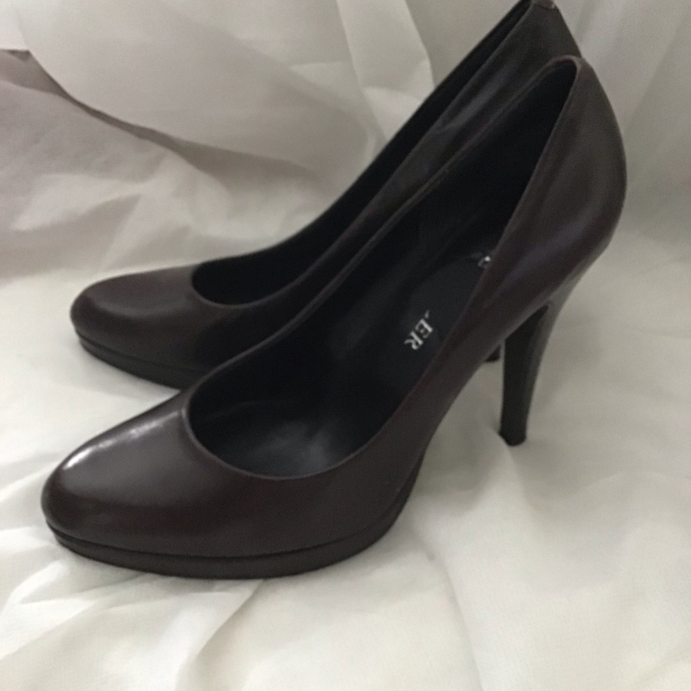 Jeffrey Tyler Platform Heels. Size 6.5